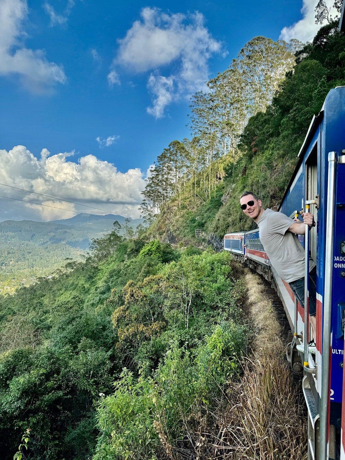 How to Take the Scenic Train to Ella: Routes, Seats, Schedules & Travel Tips